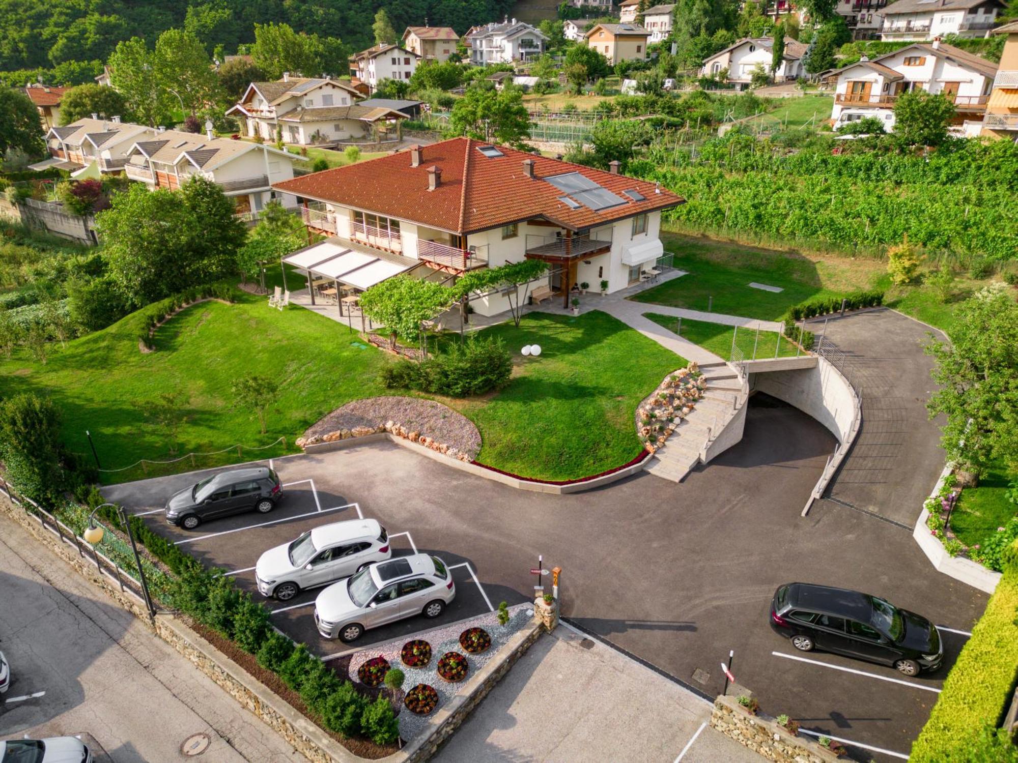 Garni Tuttotondo Hotel Levico Terme Ngoại thất bức ảnh